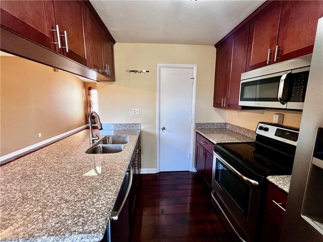 408 Sea Pointe Ct Apt 201, Virginia Beach, VA 23451