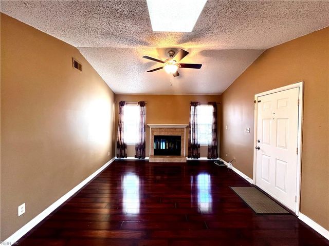 408 Sea Pointe Ct Apt 201, Virginia Beach, VA 23451