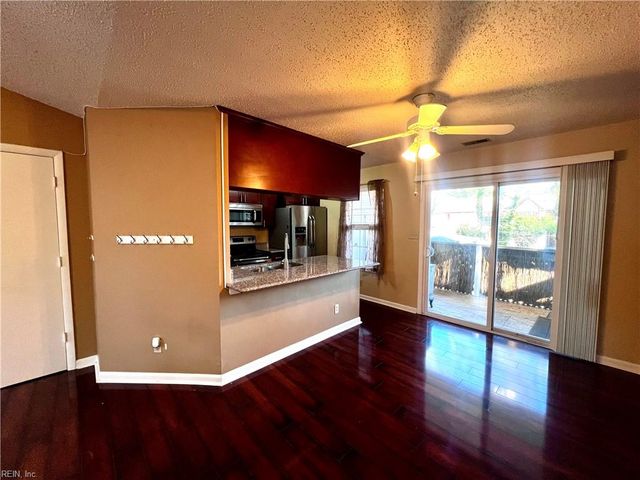 408 Sea Pointe Ct Apt 201, Virginia Beach, VA 23451