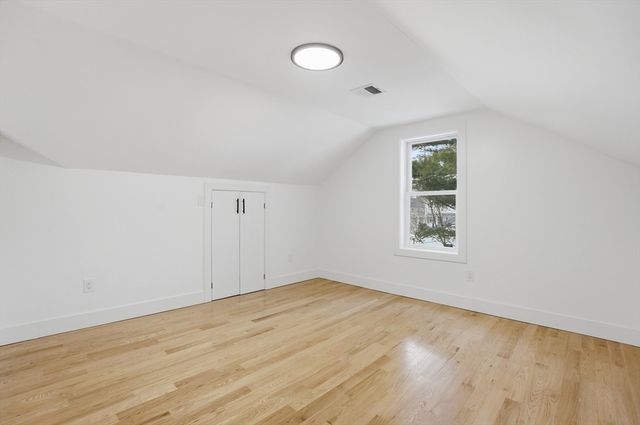 44 Lakeview Terrace, Waltham, MA 02451