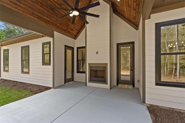 106 Maple Valley Drive, Jenkinsburg, GA 30234