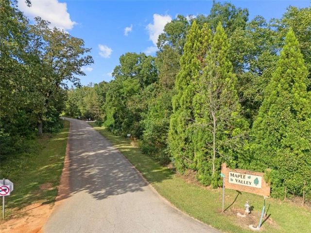 106 Maple Valley Drive, Jenkinsburg, GA 30234