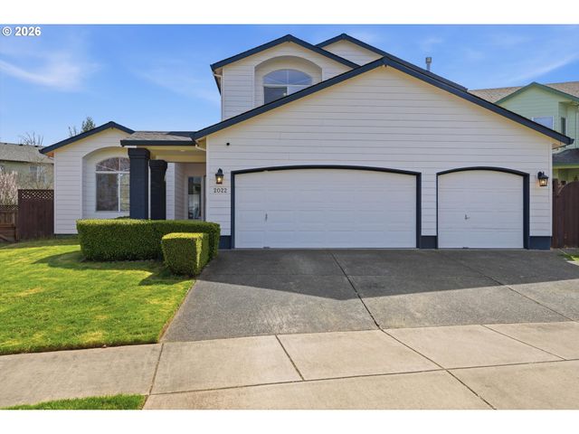 2022 Ne BLUE HERON Dr, Portland, OR 97211