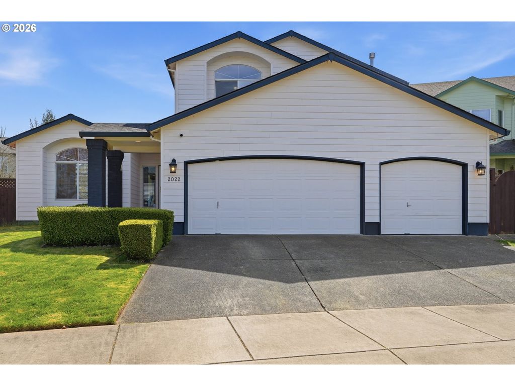 2022 Ne BLUE HERON Dr, Portland, OR 97211