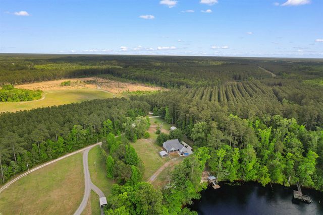 1884 Clarence Dr., Andrews, SC 29510