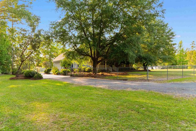 1884 Clarence Dr., Andrews, SC 29510