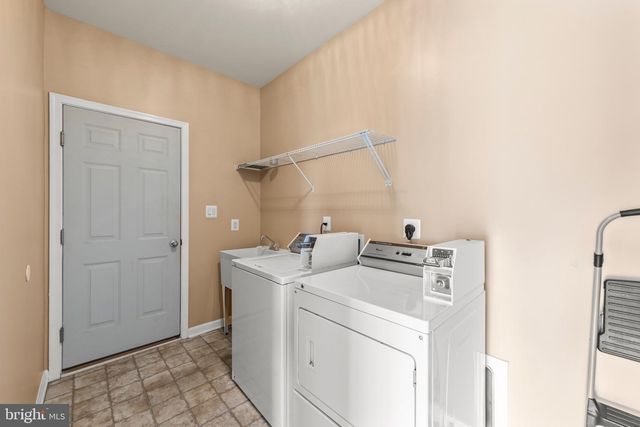 2700 LOYALTY CT, Winchester, VA 22601