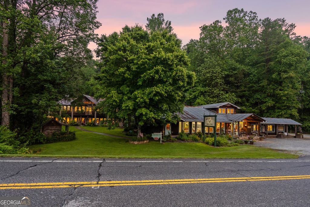 7142 Highway 76 W, Clayton, GA 30525 — exterior