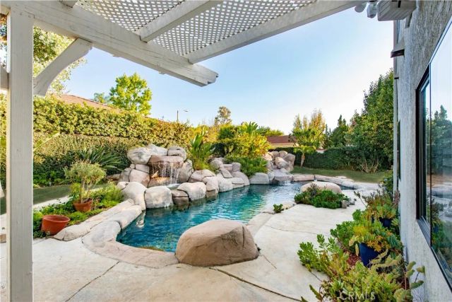 3724 Via Del Prado, Calabasas, CA 91302