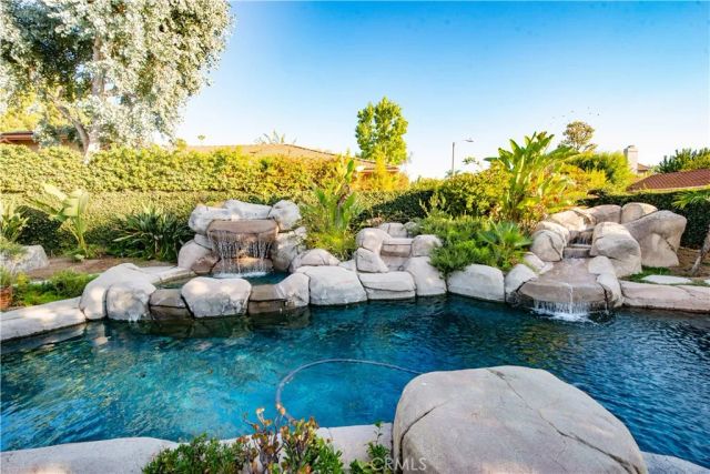 3724 Via Del Prado, Calabasas, CA 91302