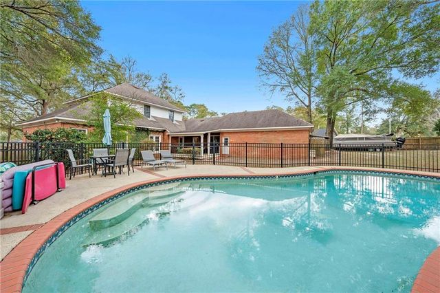 2858 Post Oak Circle, Mobile, AL 36693