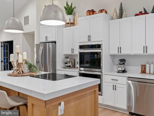 428 ROYAL BEACH RD, Pasadena, MD 21122