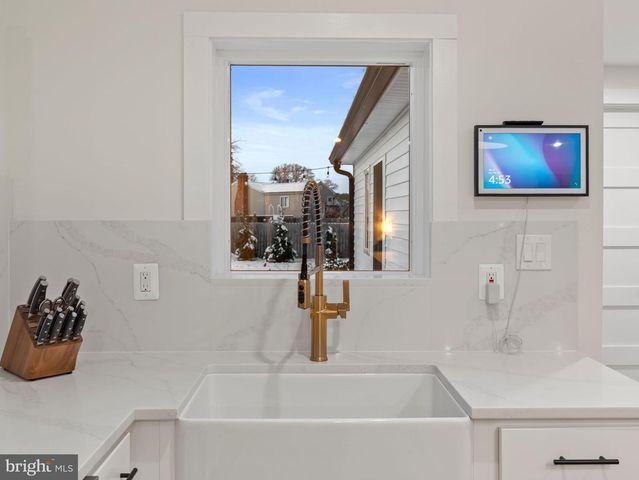 428 ROYAL BEACH RD, Pasadena, MD 21122