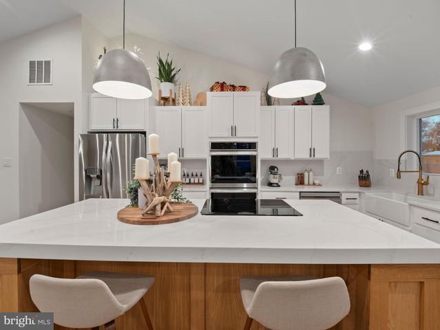 428 ROYAL BEACH RD, Pasadena, MD 21122