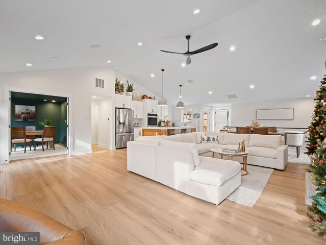 428 ROYAL BEACH RD, Pasadena, MD 21122