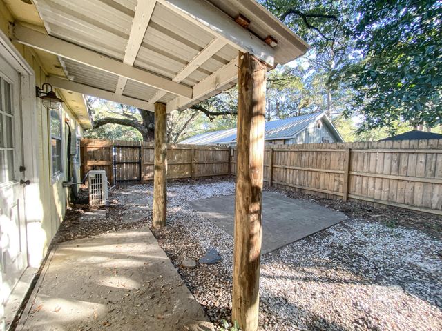 335 E Canal Drive B, Gulf Shores, AL 36542