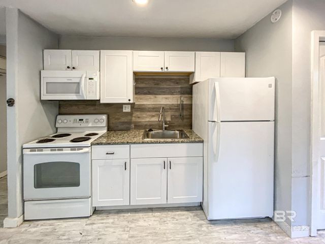 335 E Canal Drive B, Gulf Shores, AL 36542