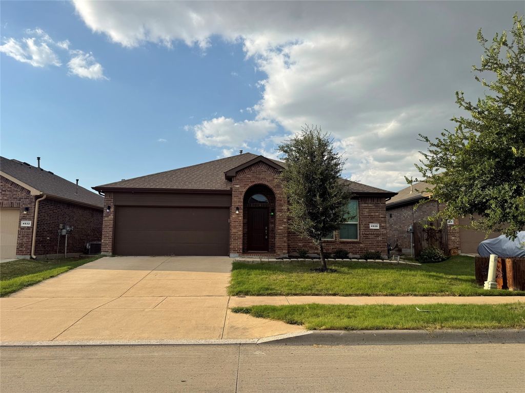 4928 Sugarcane Lane, Fort Worth, TX 76179
