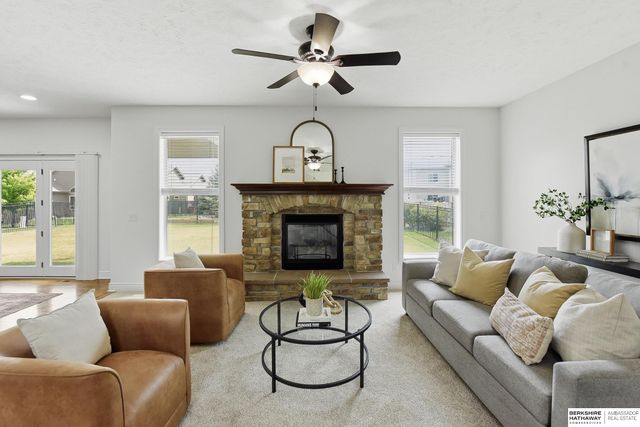 12411 Osprey Lane, Papillion, NE 68046