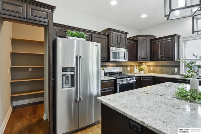 12411 Osprey Lane, Papillion, NE 68046