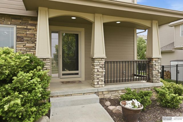 12411 Osprey Lane, Papillion, NE 68046