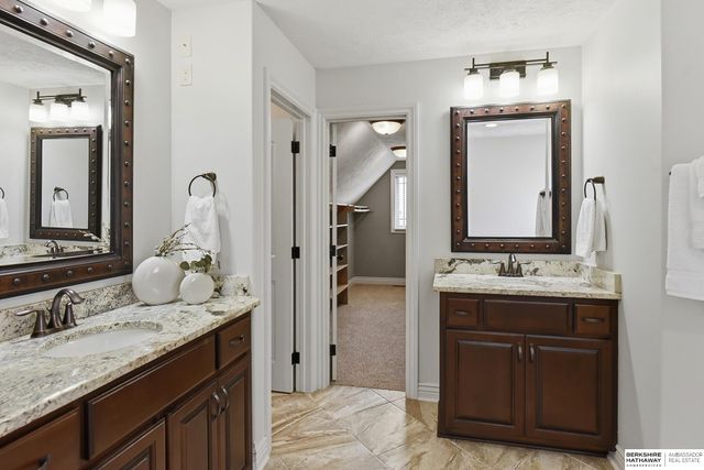 12411 Osprey Lane, Papillion, NE 68046