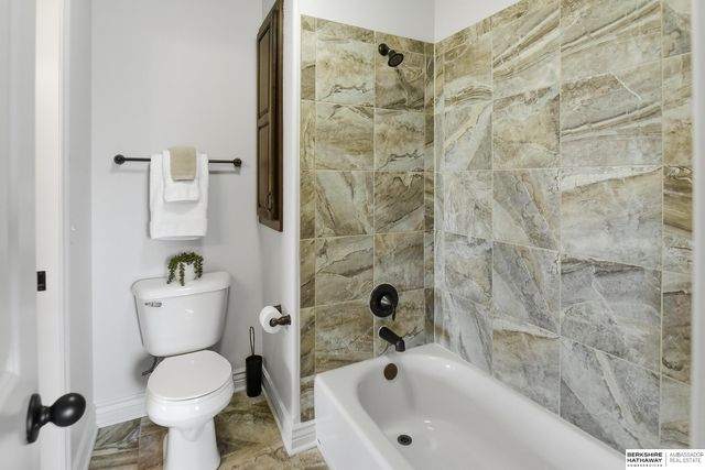12411 Osprey Lane, Papillion, NE 68046