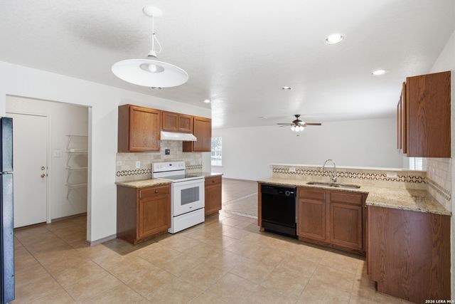 5414 Harefield Dr, San Antonio, TX 78228