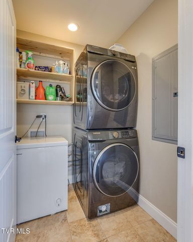 609 South Watauga Avenue, Elizabethton, TN 37643