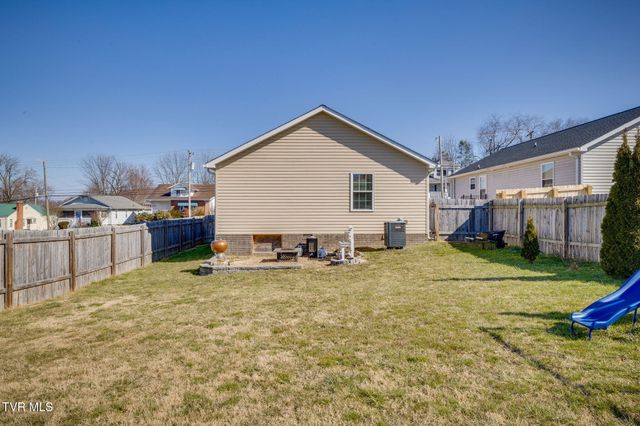 609 South Watauga Avenue, Elizabethton, TN 37643