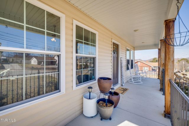 609 South Watauga Avenue, Elizabethton, TN 37643