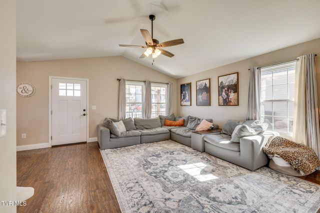 609 South Watauga Avenue, Elizabethton, TN 37643