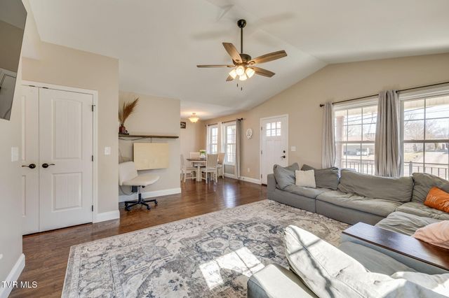 609 South Watauga Avenue, Elizabethton, TN 37643