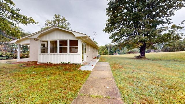 1299 N Franklin Road, Mount Airy, NC 27030