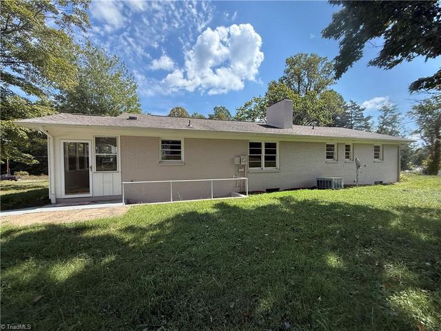 1299 N Franklin Road, Mount Airy, NC 27030