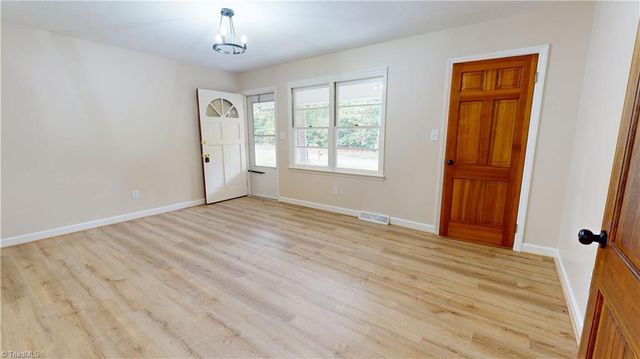 1299 N Franklin Road, Mount Airy, NC 27030