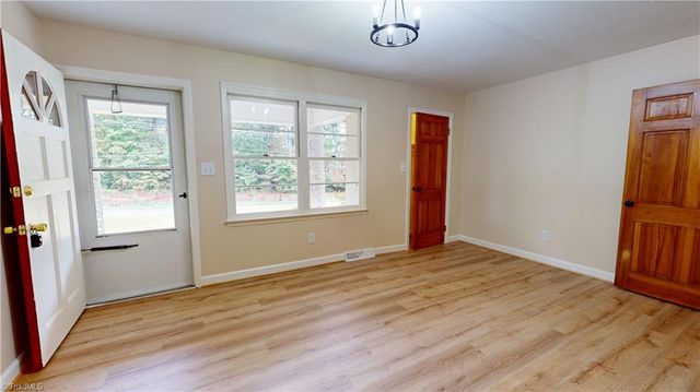 1299 N Franklin Road, Mount Airy, NC 27030