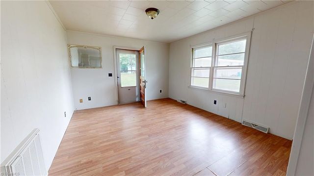 1299 N Franklin Road, Mount Airy, NC 27030