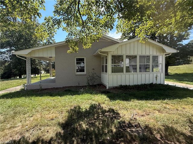 1299 N Franklin Road, Mount Airy, NC 27030