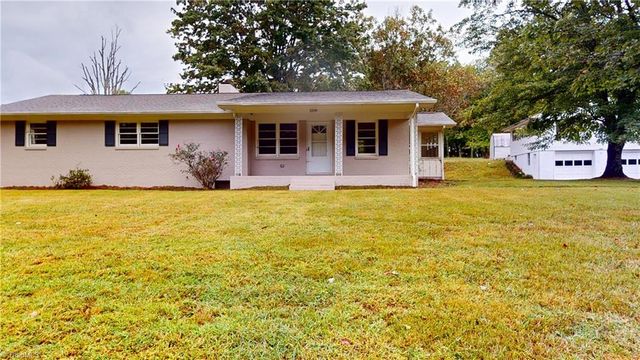 1299 N Franklin Road, Mount Airy, NC 27030