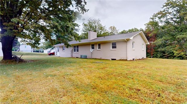 1299 N Franklin Road, Mount Airy, NC 27030