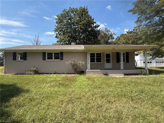 1299 N Franklin Road, Mount Airy, NC 27030