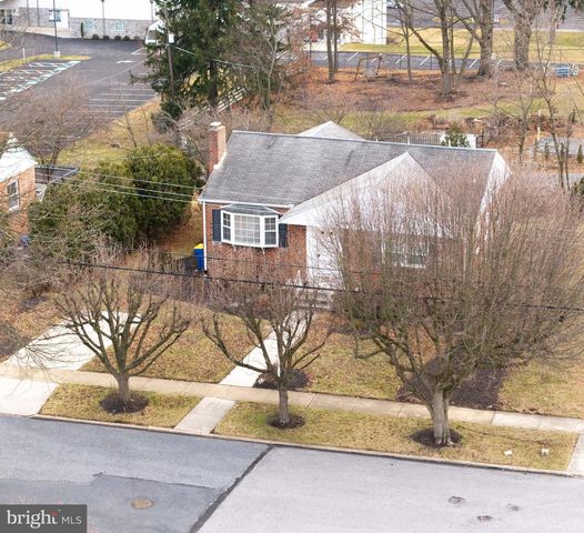 3881 ELDER RD, Harrisburg, PA 17111