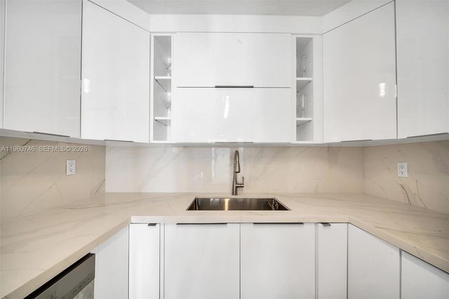 6061 Collins Ave 7A, Miami Beach, FL 33140