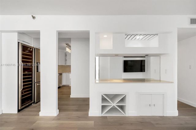 6061 Collins Ave 7A, Miami Beach, FL 33140