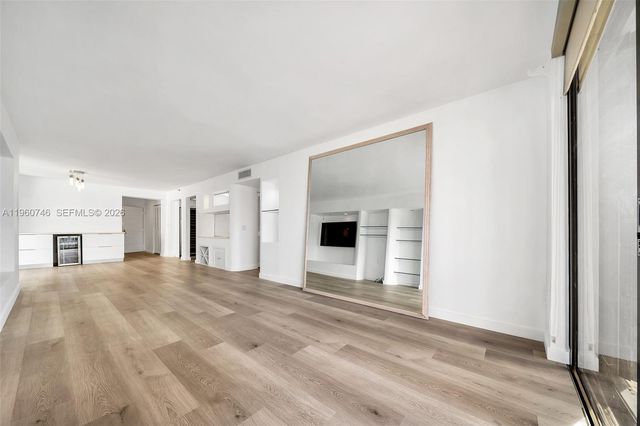 6061 Collins Ave 7A, Miami Beach, FL 33140