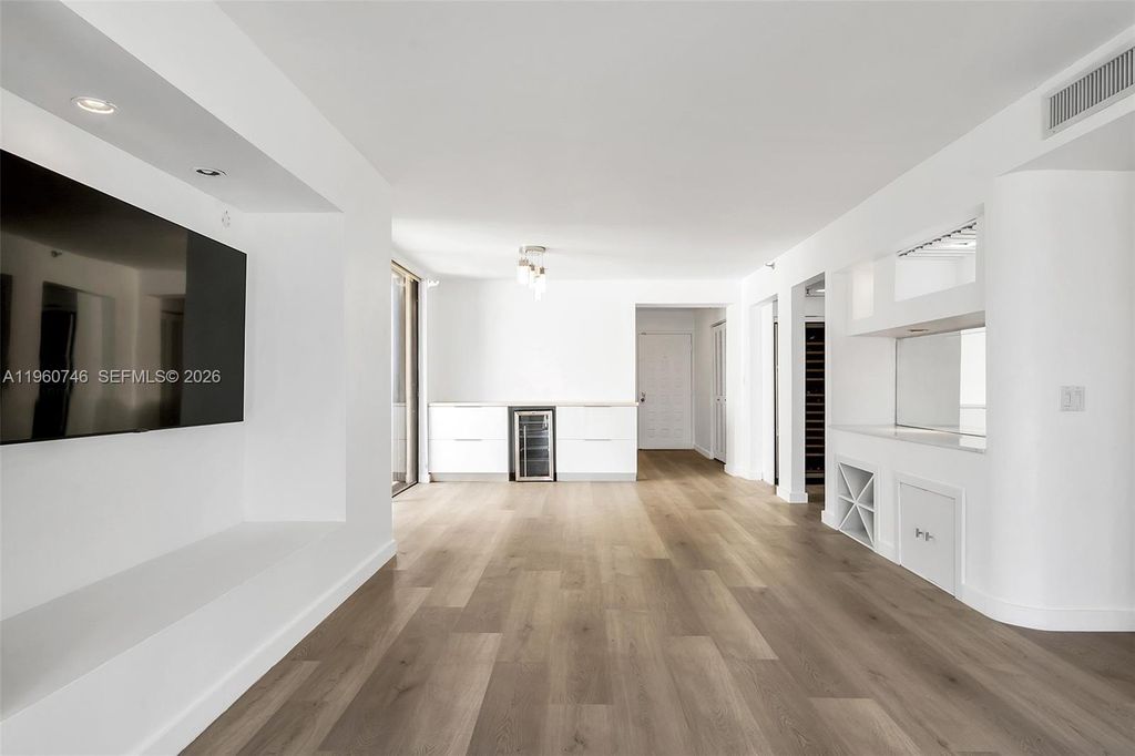 6061 Collins Ave 7A, Miami Beach, FL 33140