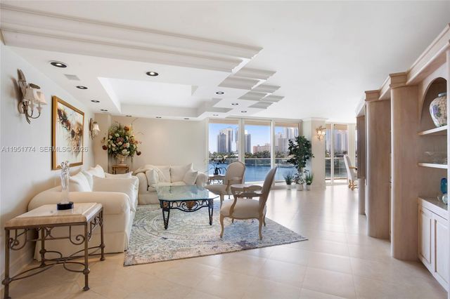 19707 Turnberry Way 4H, Aventura, FL 33180