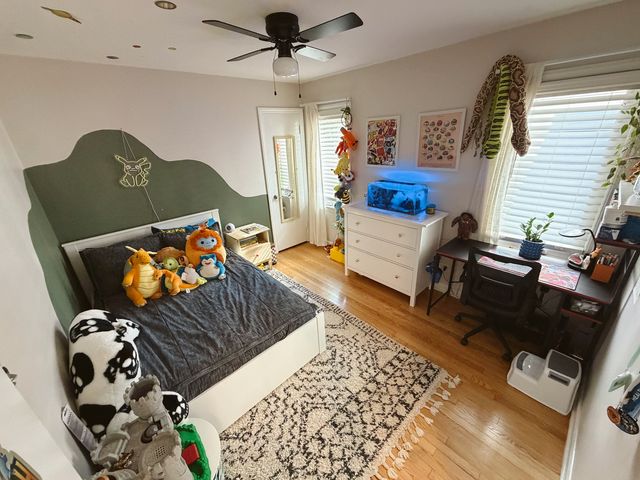 4921 W Catalpa Avenue, Chicago, IL 60630