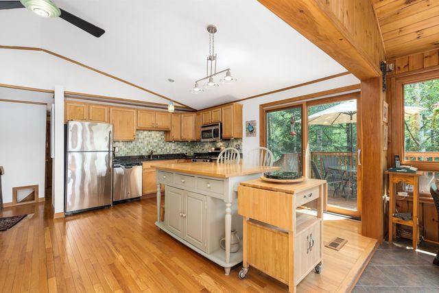 84 Barderry Lane, Nottingham, NH 03290